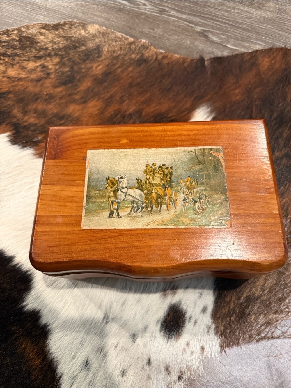 Vintage Cedar Wood Fox Hunt Keepsake Jewelry Box